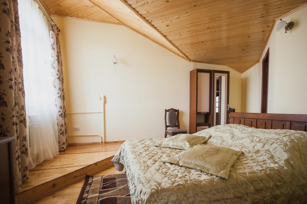 Appartamento Saxony Dim Černivci Esterno foto